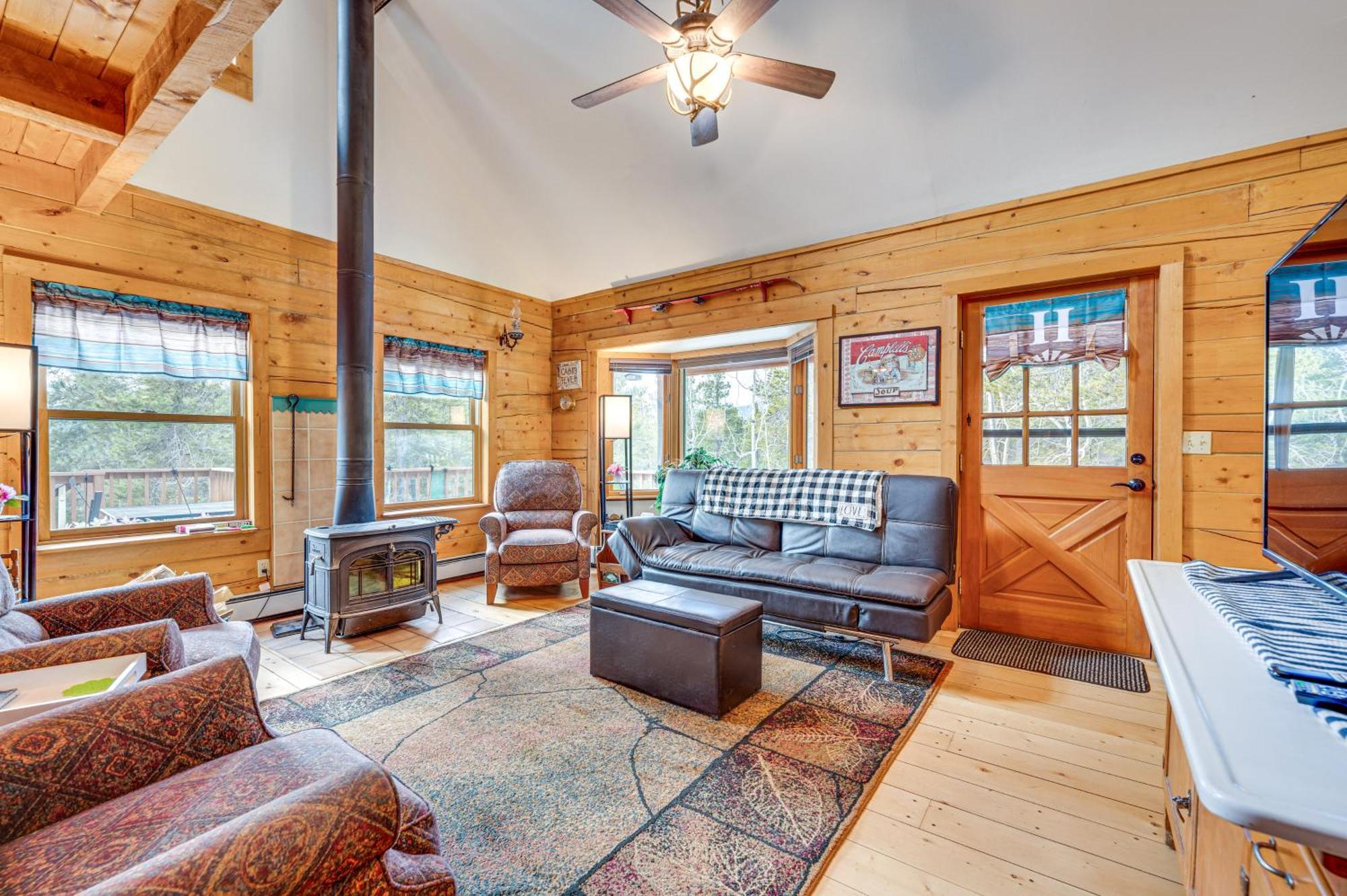 Secluded Black Hawk Log Cabin With Fire Pit! المظهر الخارجي الصورة